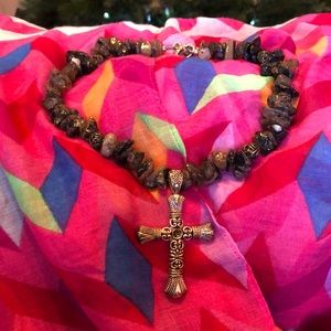 Necklace with cross pendant